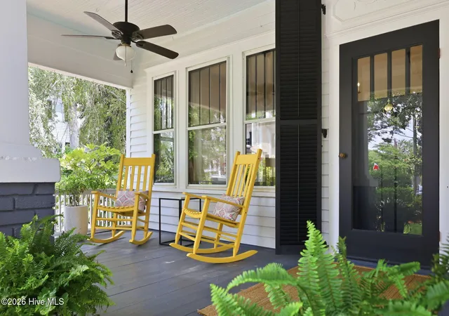 Photo 3 of Single family home for sale at 701 W Main St, Washington, NC 27889 | MLS# 100590407 | Listing updated on 2026-09-16