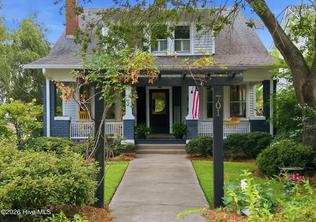 Photo 4 of Single family home for sale at 701 W Main St, Washington, NC 27889 | MLS# 100590407 | Listing updated on 2026-09-16