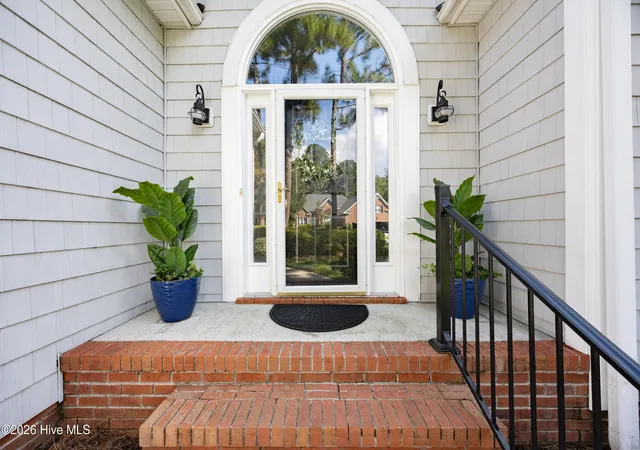 Photo 3 of Single family home for sale at 4728 Wedgefield Dr, Wilmington, NC 28409 | MLS# 100598094 | Listing updated on 2026-09-14
