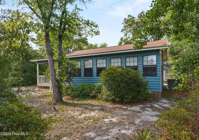 Photo 2 of Single family home for sale at 603 E Oak Is Dr, Oak Island, NC 28465 | MLS# 100593388 | Listing updated on 2026-08-31