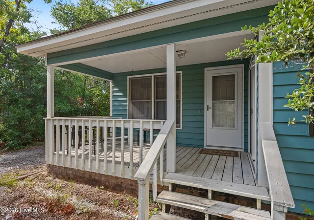 Photo 5 of Single family home for sale at 603 E Oak Is Dr, Oak Island, NC 28465 | MLS# 100593388 | Listing updated on 2026-08-31
