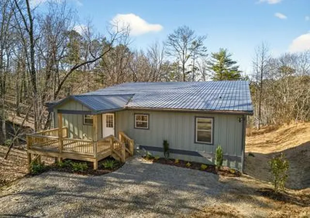 Photo 2 of Single family home for sale at 5 Feather Frk Trl, Murphy, NC 28906 | MLS# 98519414 | Listing updated on 2026-08-22