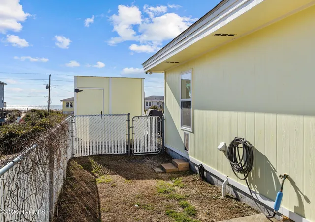 Photo 4 of Single family home for sale at 601 Emerald Dr, Emerald Isle, NC 28594 | MLS# 100599041 | Listing updated on 2026-09-05