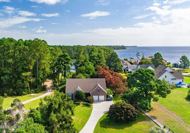 Photo 1 of Single family home for sale at 5529 Sandpiper Dr, Oriental, NC 28571 | MLS# 100524053 | Listing updated on 2026-09-04