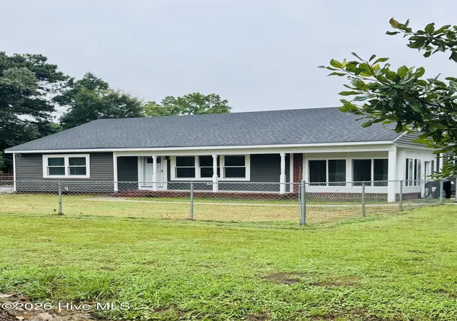 Photo 1 of Single family home for sale at 111 Ferry Rd, Elizabeth City, NC 27909 | MLS# 100591168 | Listing updated on 2026-09-04