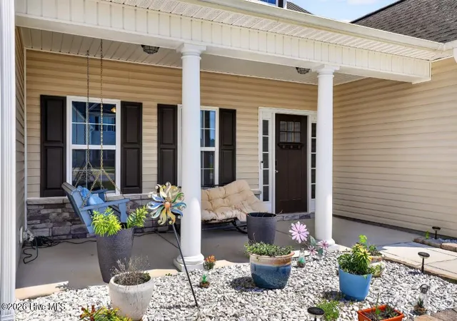 Photo 3 of Single family home for sale at 2019 Tarpon Trl, New Bern, NC 28562 | MLS# 100597313 | Listing updated on 2026-09-17