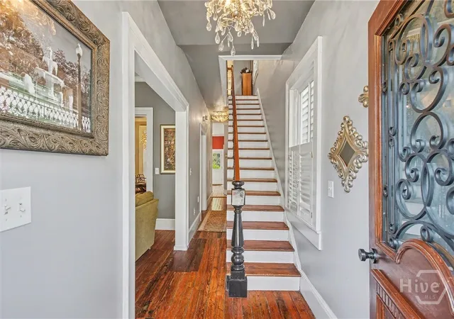 Photo 3 of Single family home for sale at 523 E Gaston St, Savannah, GA 31401 | MLS# SA353476 | Listing updated on 2026-08-26