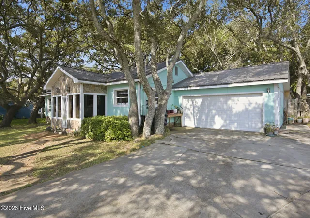 Photo 3 of Single family home for sale at 502 4th Street S, Carolina Beach, NC 28428 | MLS# 100597554 | Listing updated on 2026-09-14