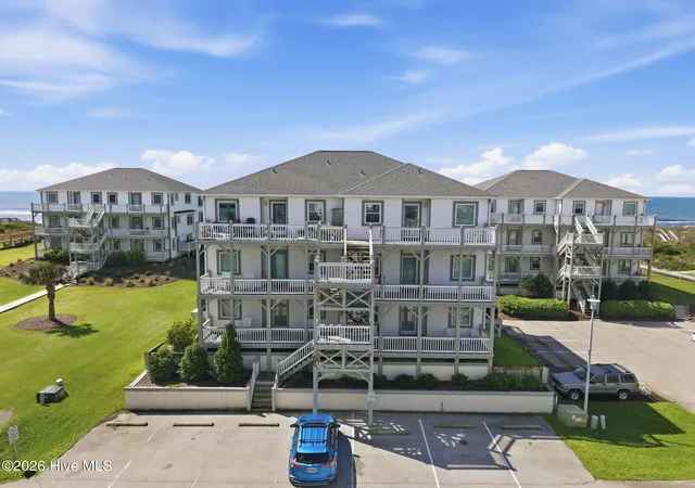 Listing Photo 4 - Condo for sale in building located at 2913 Pointe W Dr, Emerald Isle, NC 28594 - Unit #B3