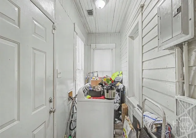 Photo 40 of Single family home for sale at 1328 E 40th Street, Savannah, GA 31404 | MLS# SA354161 | Listing updated on 2026-08-27