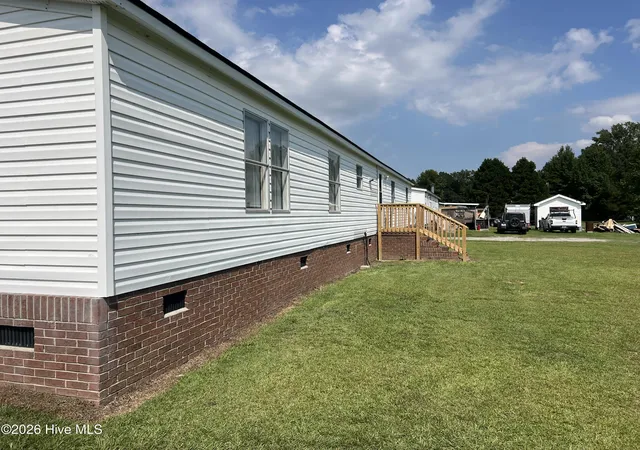 Photo 4 of Manufactured home for sale at 945 Katherines Pl, Greenville, NC 27834 | MLS# 100598655 | Listing updated on 2026-09-01