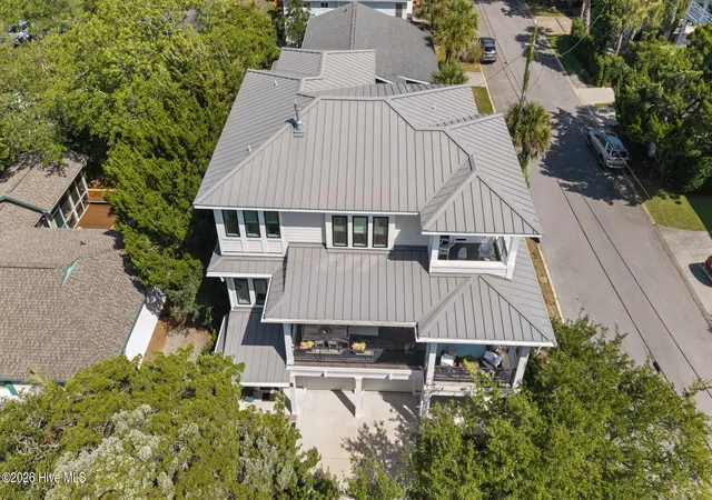 Photo 2 of Single family home for sale at 9 Island Dr, Wrightsville Beach, NC 28480 | MLS# 100591611 | Listing updated on 2026-09-04