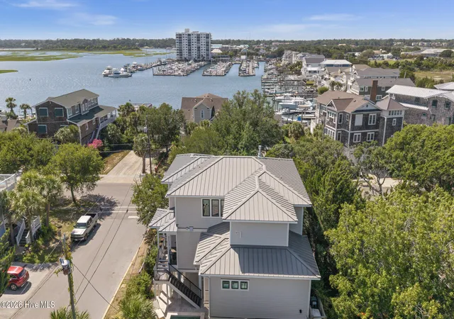 Photo 3 of Single family home for sale at 9 Island Dr, Wrightsville Beach, NC 28480 | MLS# 100591611 | Listing updated on 2026-09-04