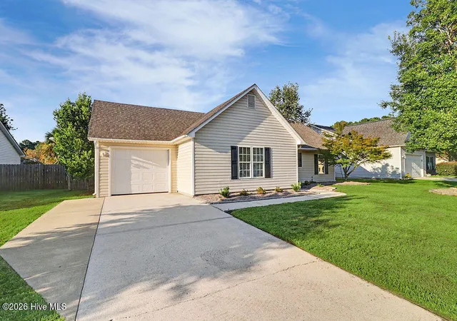 Photo 2 of Single family home for sale at 104 Olde Well Loop Rd, Wilmington, NC 28411 | MLS# 100598245 | Listing updated on 2026-09-13