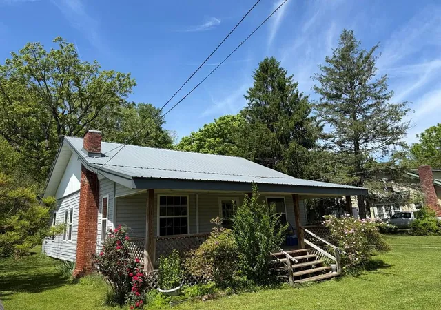 Photo 1 of Single family home for sale at 110 Fisher St, Andrews, NC 28901 | MLS# 98539647 | Listing updated on 2026-08-18