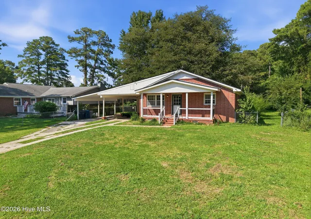 Photo 4 of Single family home for sale at 103 Arthur Ct, Jacksonville, NC 28546 | MLS# 100597920 | Listing updated on 2026-10-04