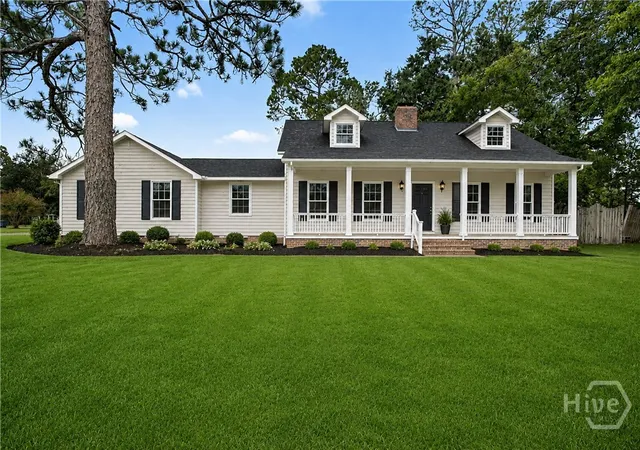 Photo 2 of Single family home for sale at 307 Glynn St, Jesup, GA 31545 | MLS# SA361022 | Listing updated on 2026-08-23
