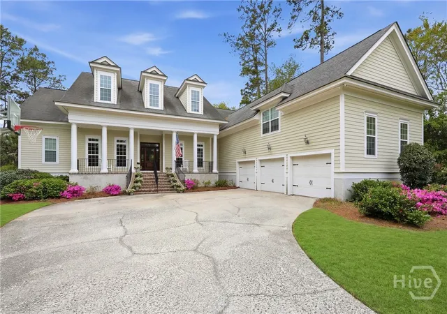 Photo 1 of Mansion for sale at 104 Commodore Dr, Savannah, GA 31410 | MLS# SA362926 | Listing updated on 2026-09-15