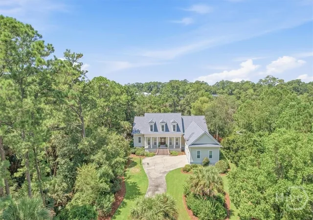 Photo 3 of Single family home for sale at 104 Commodore Dr, Savannah, GA 31410 | MLS# SA362926 | Listing updated on 2026-10-08
