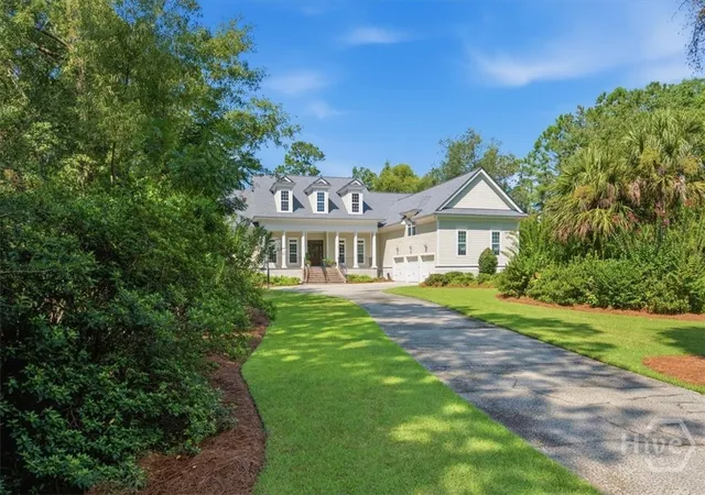 Photo 4 of Single family home for sale at 104 Commodore Dr, Savannah, GA 31410 | MLS# SA362926 | Listing updated on 2026-10-08