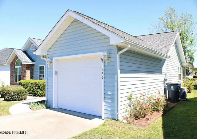 Photo 3 of Single family home for sale at 457 Hampton St, Calabash, NC 28467 | MLS# 100568727 | Listing updated on 2026-08-27