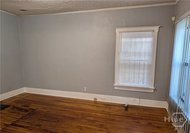 Photo 3 of Single family home for sale at 1237 E Anderson St, Savannah, GA 31404 | MLS# SA362927 | Listing updated on 2026-08-25