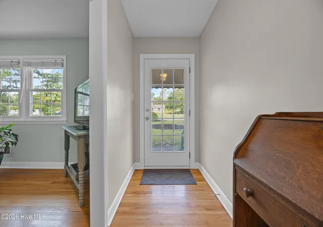 Photo 3 of Single family home for sale at 306 Shamrock Dr, Wilmington, NC 28409 | MLS# 100595597 | Listing updated on 2026-09-21