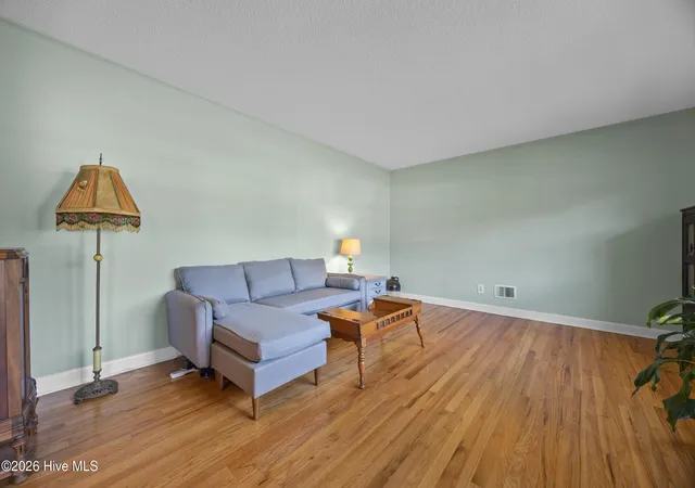 Photo 4 of Single family home for sale at 306 Shamrock Dr, Wilmington, NC 28409 | MLS# 100595597 | Listing updated on 2026-09-21
