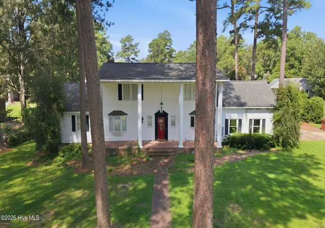 Photo 2 of Single family home for sale at 114 N Reed Dr, Washington, NC 27889 | MLS# 100597449 | Listing updated on 2026-08-21