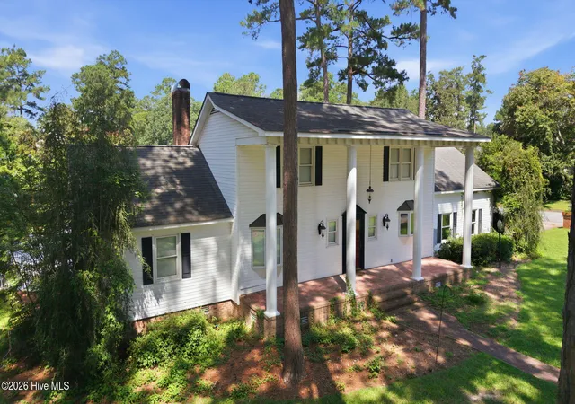 Photo 3 of Single family home for sale at 114 N Reed Dr, Washington, NC 27889 | MLS# 100597449 | Listing updated on 2026-09-21