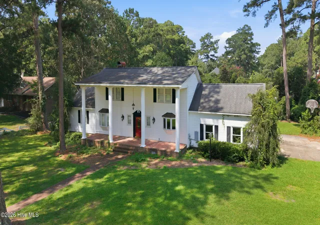Photo 4 of Single family home for sale at 114 N Reed Dr, Washington, NC 27889 | MLS# 100597449 | Listing updated on 2026-09-21