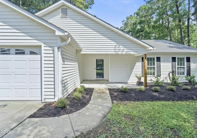 Photo 3 of Single family home for sale at 108 Jacqueline Dr, Havelock, NC 28532 | MLS# 100598047 | Listing updated on 2026-09-04