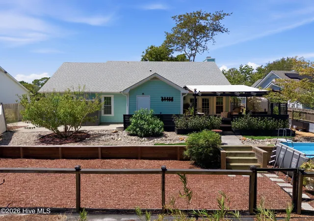 Photo 2 of Single family home for sale at 6321 Stearman Ct, Wilmington, NC 28409 | MLS# 100597423 | Listing updated on 2026-08-31