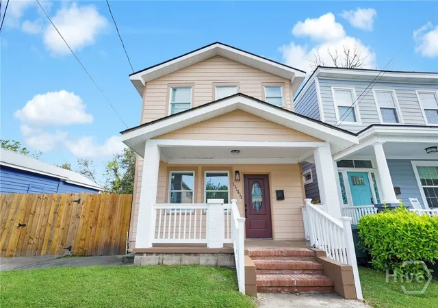 Photo 4 of Single family home for sale at 1114 1/2 E Bolton St, Savannah, GA 31404 | MLS# SA363358 | Listing updated on 2026-08-28