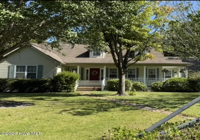 Photo 3 of Single family home for sale at 202 Meadows Ln, Newport, NC 28570 | MLS# 100597052 | Listing updated on 2026-09-01