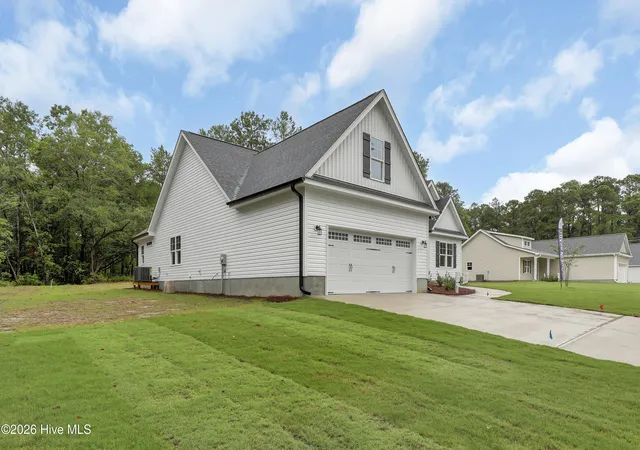 Photo 2 of Single family home for sale at 62 Peach Ct, Burgaw, NC 28425 | MLS# 100554077 | Listing updated on 2026-08-18
