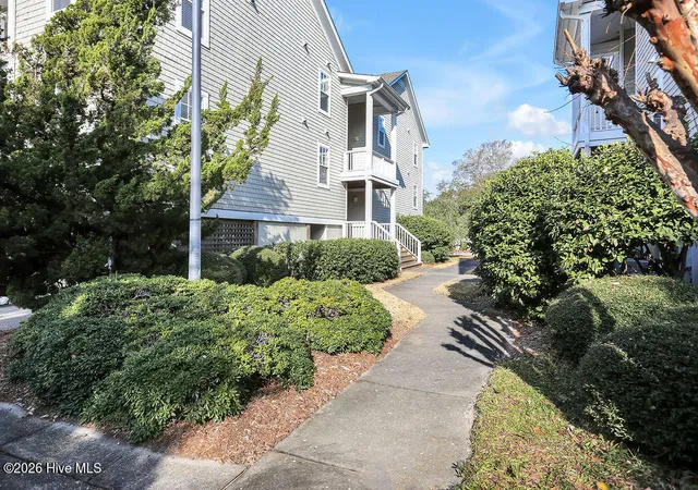 Listing Photo 4 - Condo for sale in building located at 608 W Brown St, Southport, NC 28461 - Unit #Apt F
