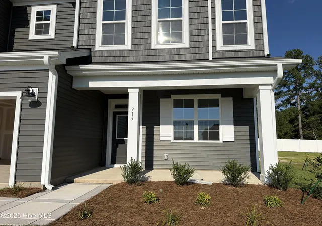Photo 2 of Single family home for sale at 913 Peckham Lp, Aberdeen, NC 28315 | MLS# 100574612 | Listing updated on 2026-09-12