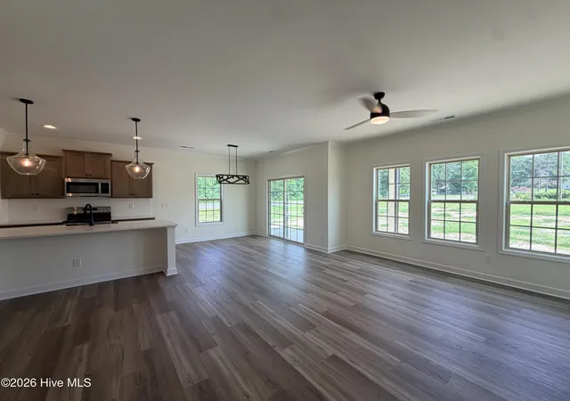 Photo 3 of Single family home for sale at 21 Yardley Dr, Smithfield, NC 27577 | MLS# 100577527 | Listing updated on 2026-10-02
