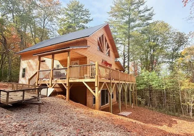 Photo 2 of Single family home for sale at 560 Carolina Fox Cir, Murphy, NC 28906 | MLS# 98525234 | Listing updated on 2026-08-18