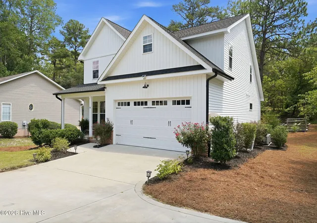 Photo 3 of Single family home for sale at 8 Asheville Way, Pinehurst, NC 28374 | MLS# 100593044 | Listing updated on 2026-08-31