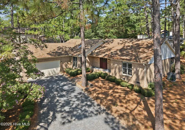Photo 2 of Single family home for sale at 965 Monticello Dr, Pinehurst, NC 28374 | MLS# 100598758 | Listing updated on 2026-08-31