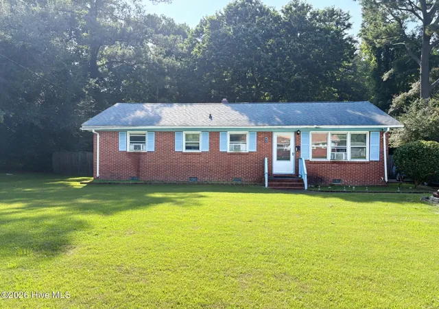 Photo 2 of Single family home for sale at 110 Long Acres Dr, Jacksonville, NC 28546 | MLS# 100596991 | Listing updated on 2026-09-02