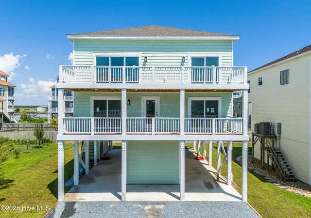 Photo 1 of Single family home for sale at 1518 Wahoo St, N Topsail Beach, NC 28460 | MLS# 100490288 | Listing updated on 2026-09-13