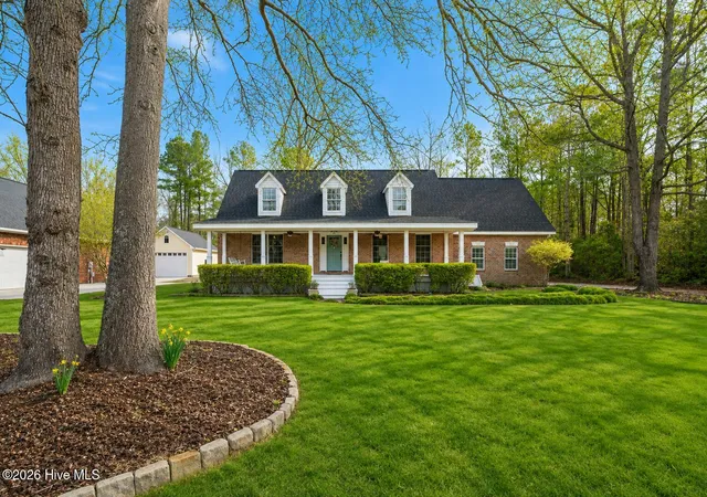 Photo 1 of Single family home for sale at 121 E Pointe Rd, Rocky Point, NC 28457 | MLS# 100597514 | Listing updated on 2026-08-24