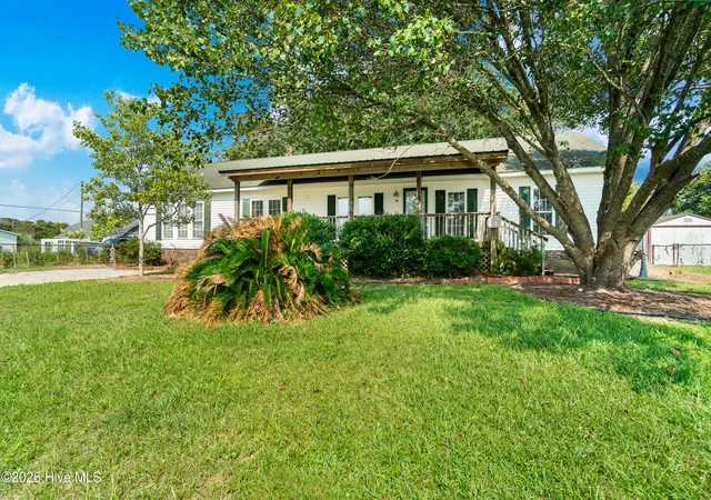 Photo 3 of Single family home for sale at 119 Dixon Dr, Newport, NC 28570 | MLS# 100591441 | Listing updated on 2026-09-08