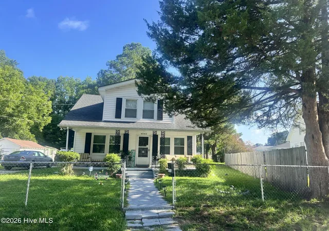 Single family home for sale at 4340 W Perry St, Farmville, NC 27828 | MLS# 100598165