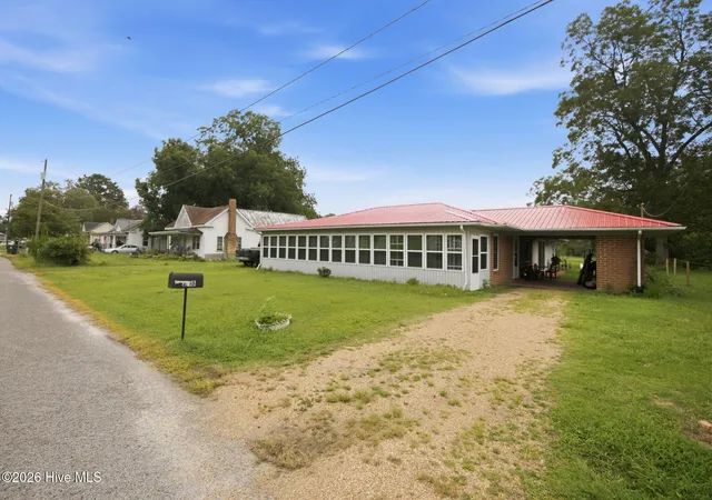 Photo 1 of Single family home for sale at 208 N West Ave, Oak City, NC 27857 | MLS# 100593213 | Listing updated on 2026-09-14