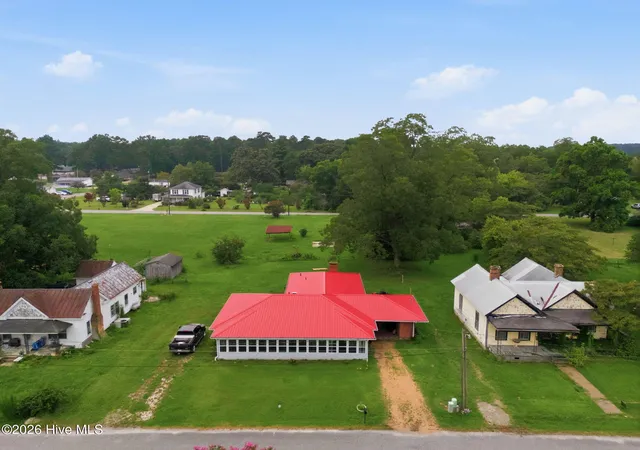 Photo 3 of Single family home for sale at 208 N West Ave, Oak City, NC 27857 | MLS# 100593213 | Listing updated on 2026-09-14