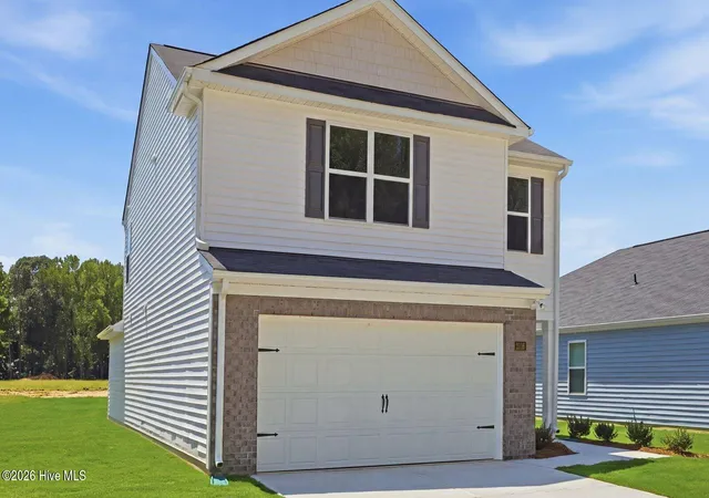 Photo 3 of Single family home for sale at 2116 Montalvan Dr, Greenville, NC 27834 | MLS# 100573428 | Listing updated on 2026-09-15